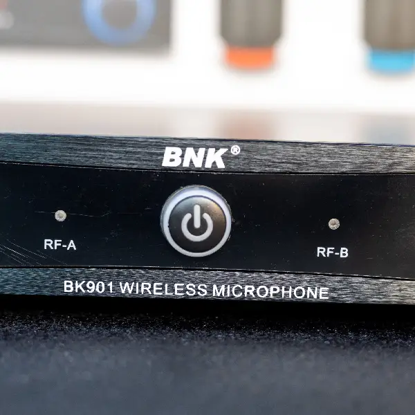 901 wireless Microphone