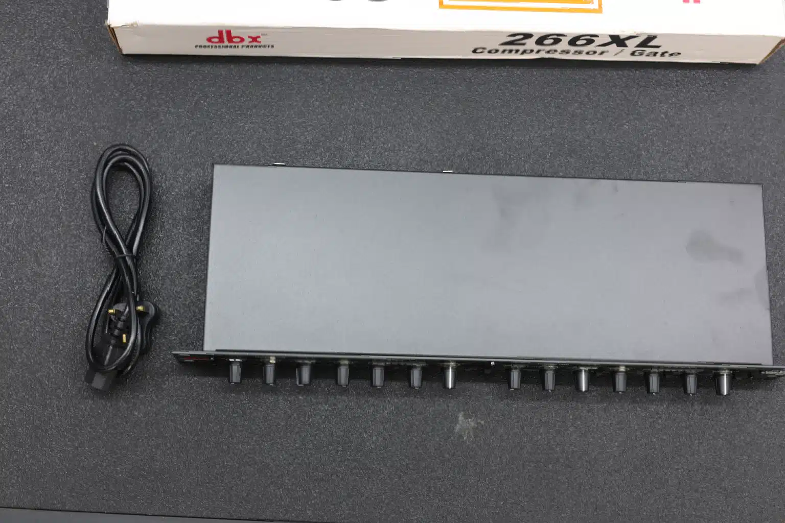 Behringer DBX 266XL audio processor