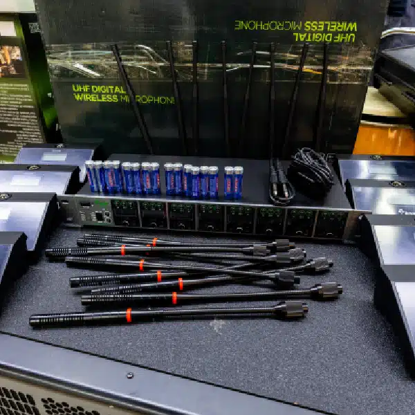 UHF Digital Wireless Microphone