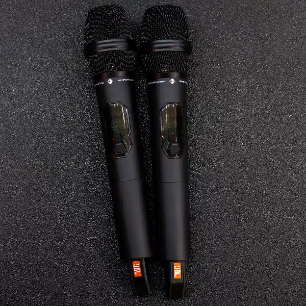 KMC 8 wireless microphone