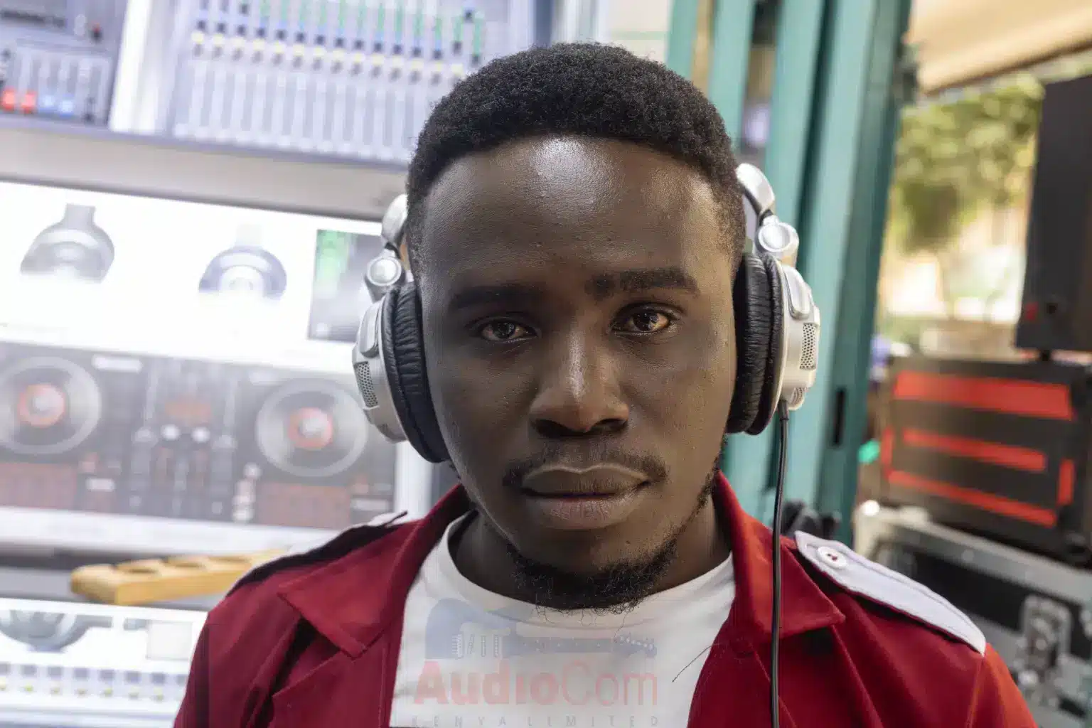 headphones Kenya