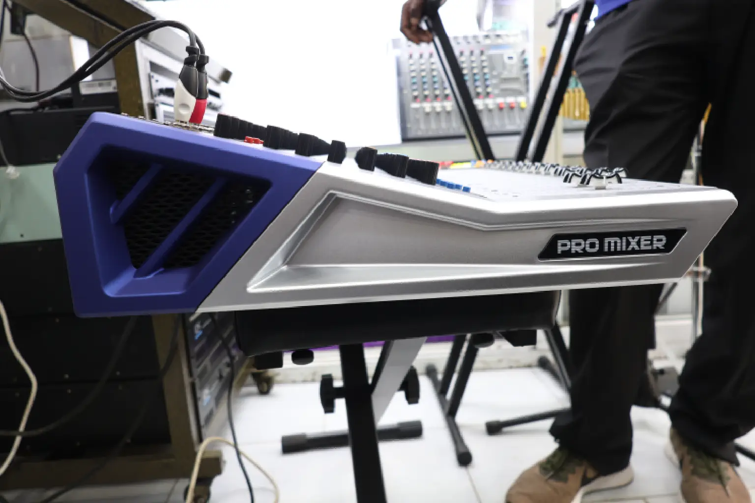 Pro KV 160 16-Channel Mixer
