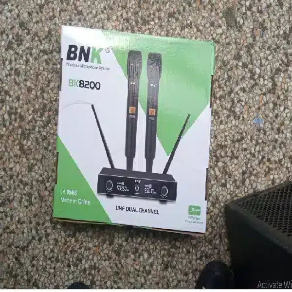BNK BK8200 wireless microphone