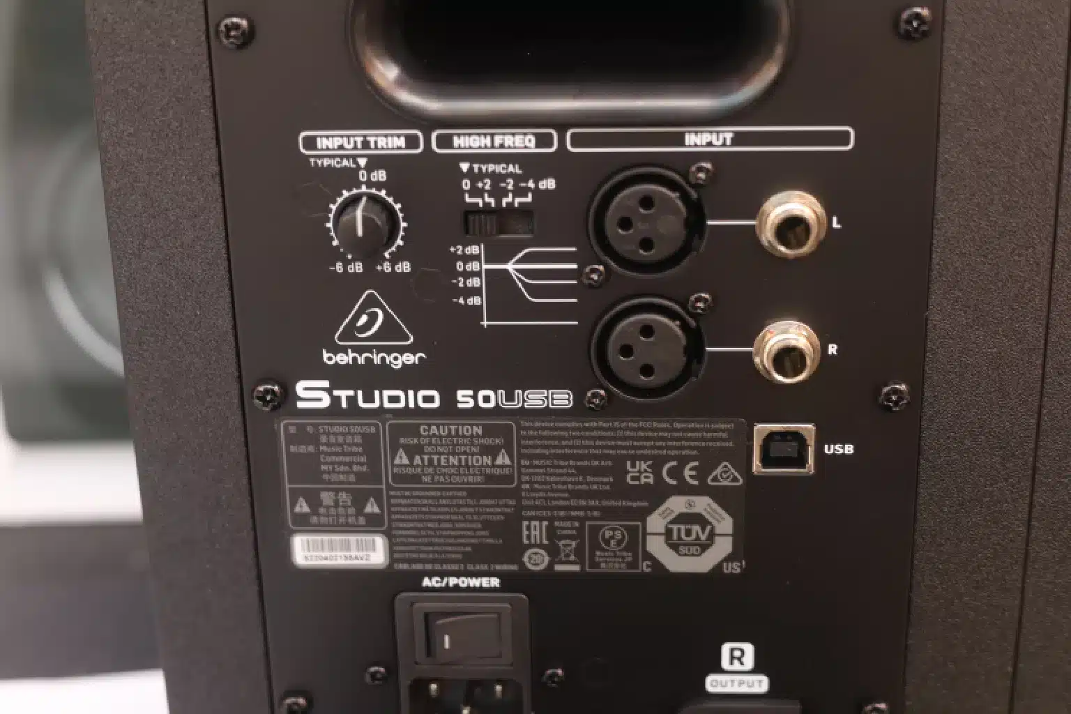 Behringer Studio 50USB frequency response