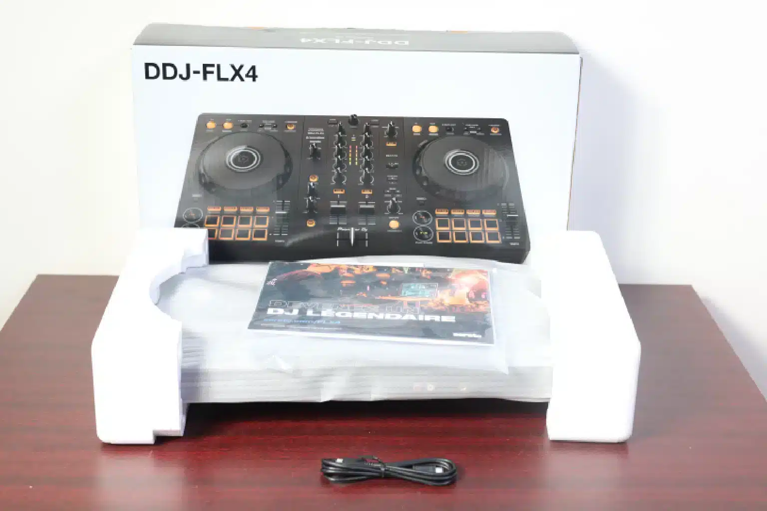 Pioneer DDJ-Rev1 Serato DJ