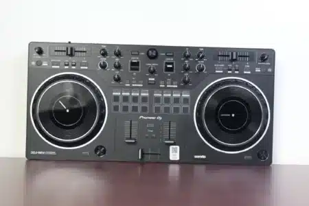 Pioneer DDJ-Rev1 vs DDJ-400
