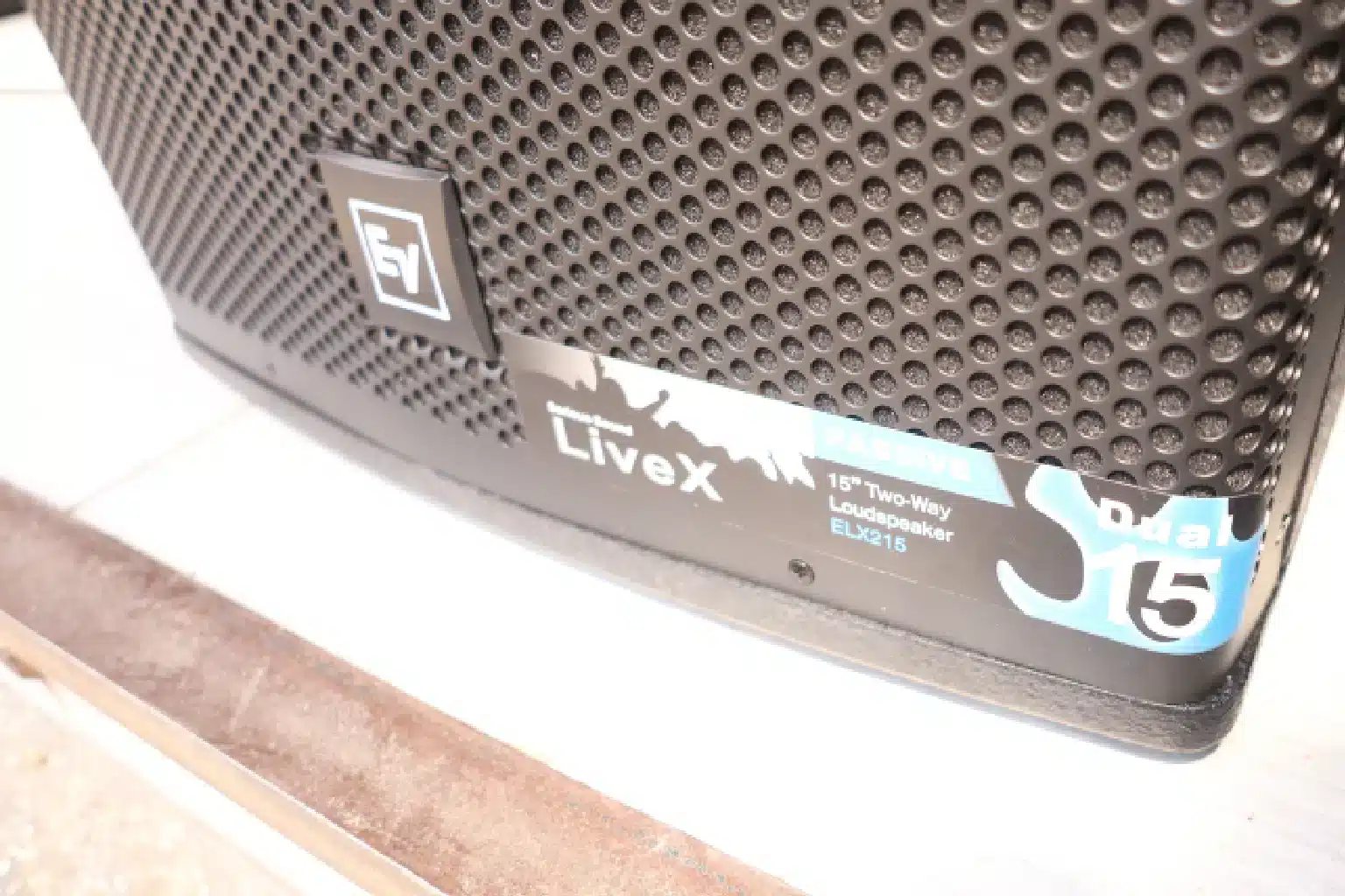 ELX-215 features