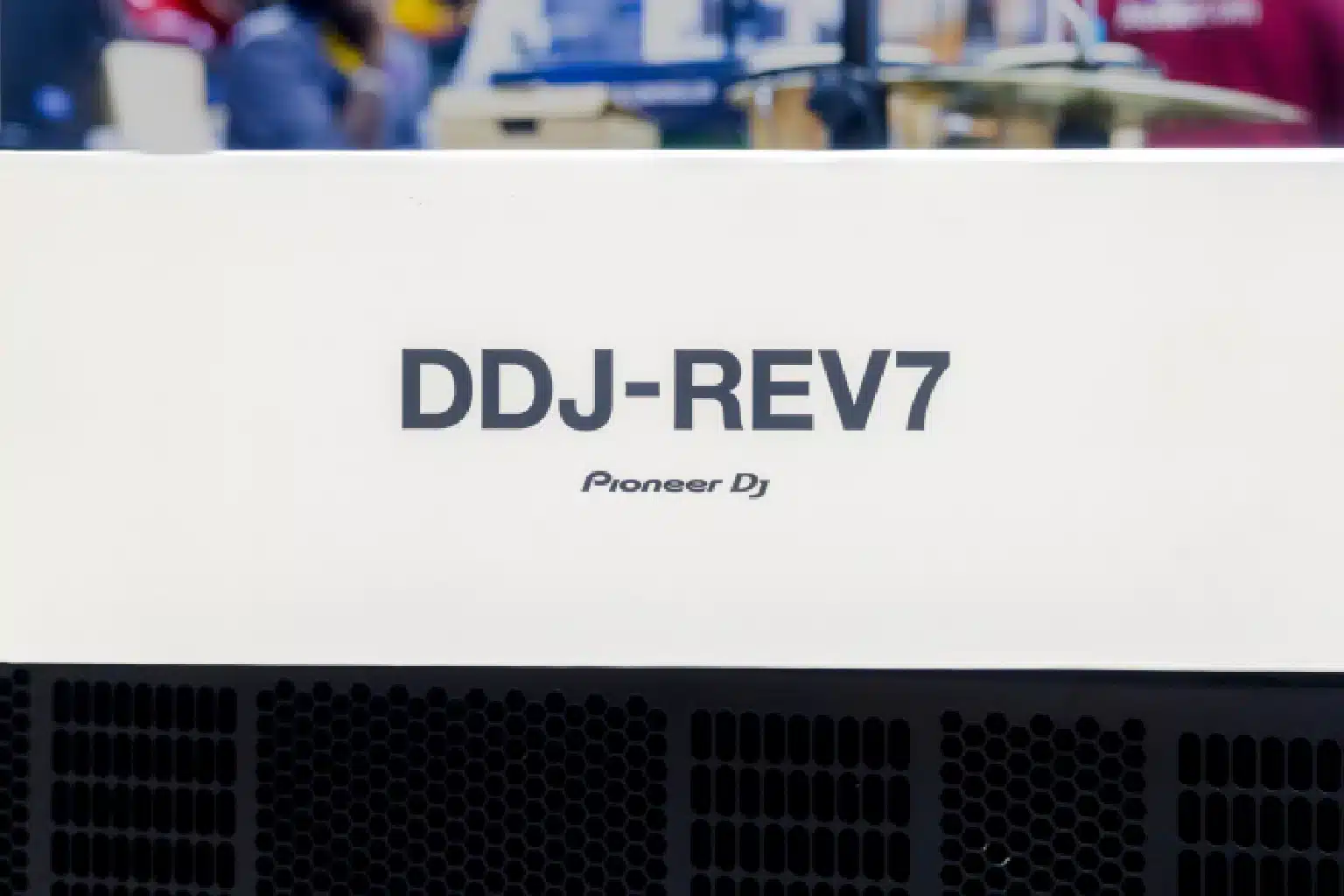 Pioneer DDJ-Rev7 Kenya, 