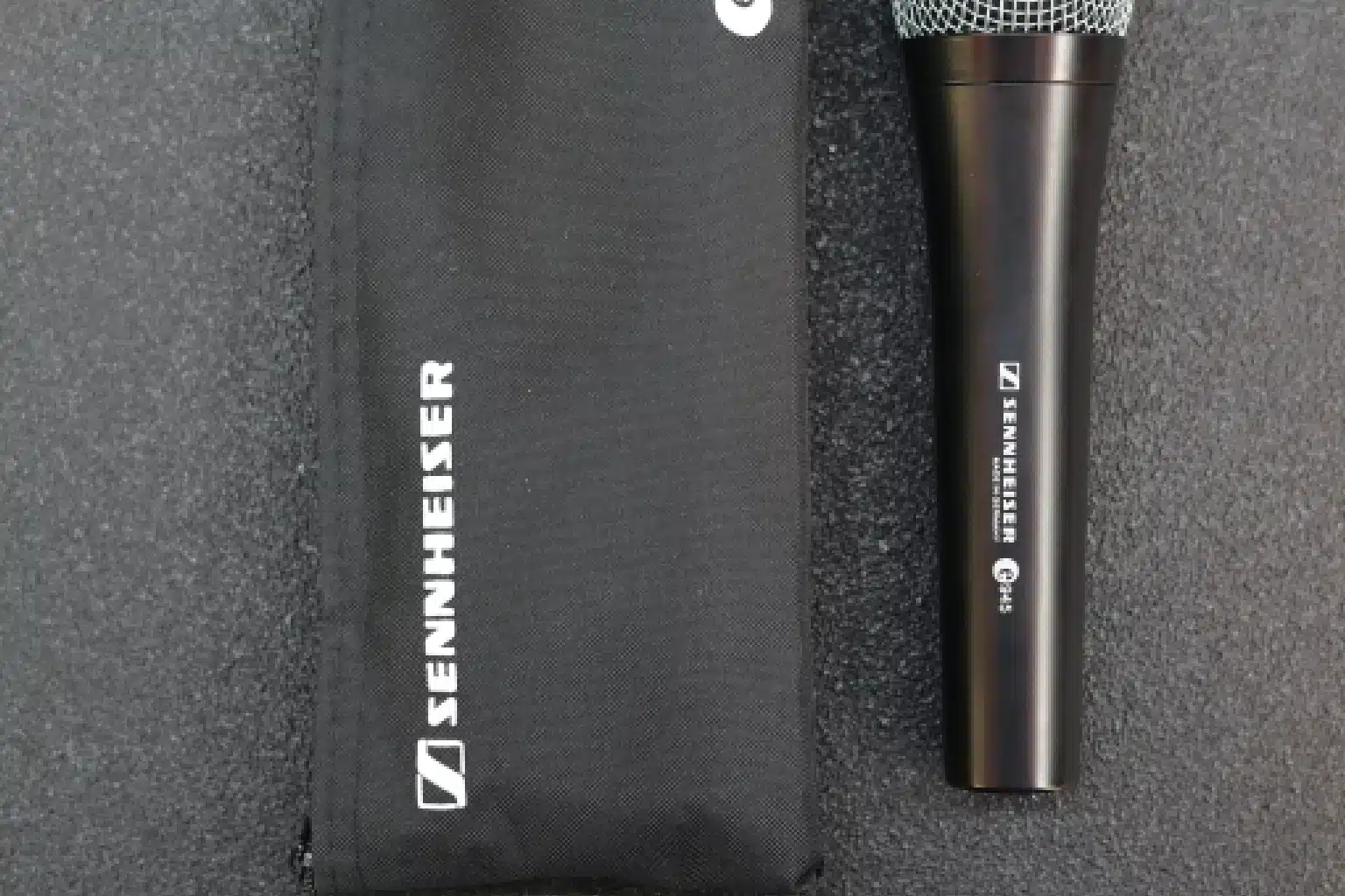 High-quality vocal microphone