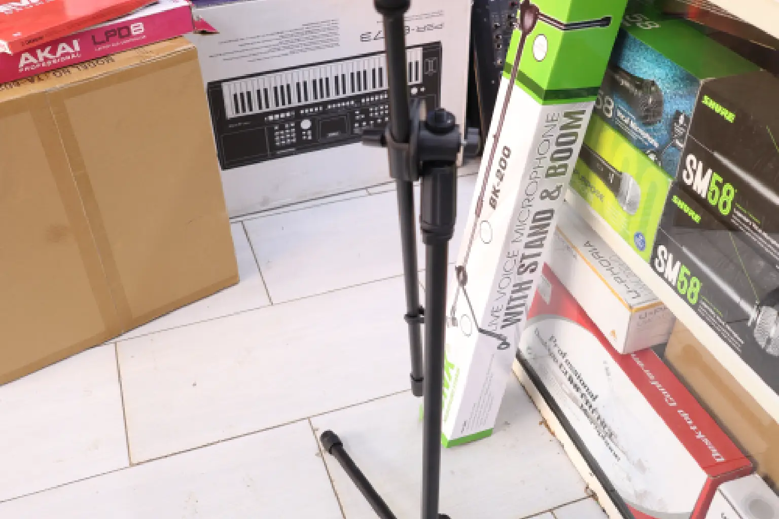 Bnk microphone stand price 