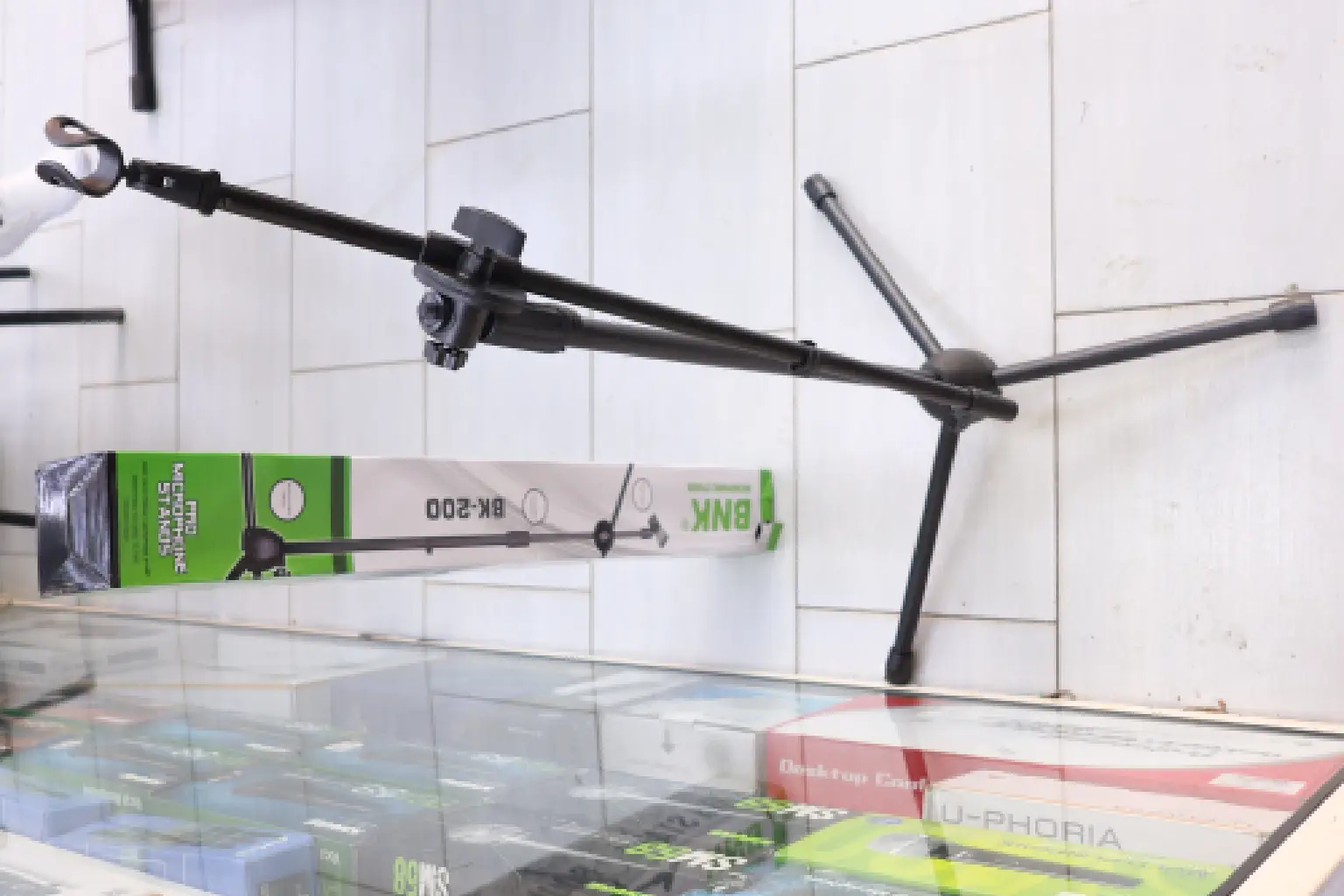 Bnk bk 200 microphone stand prices 