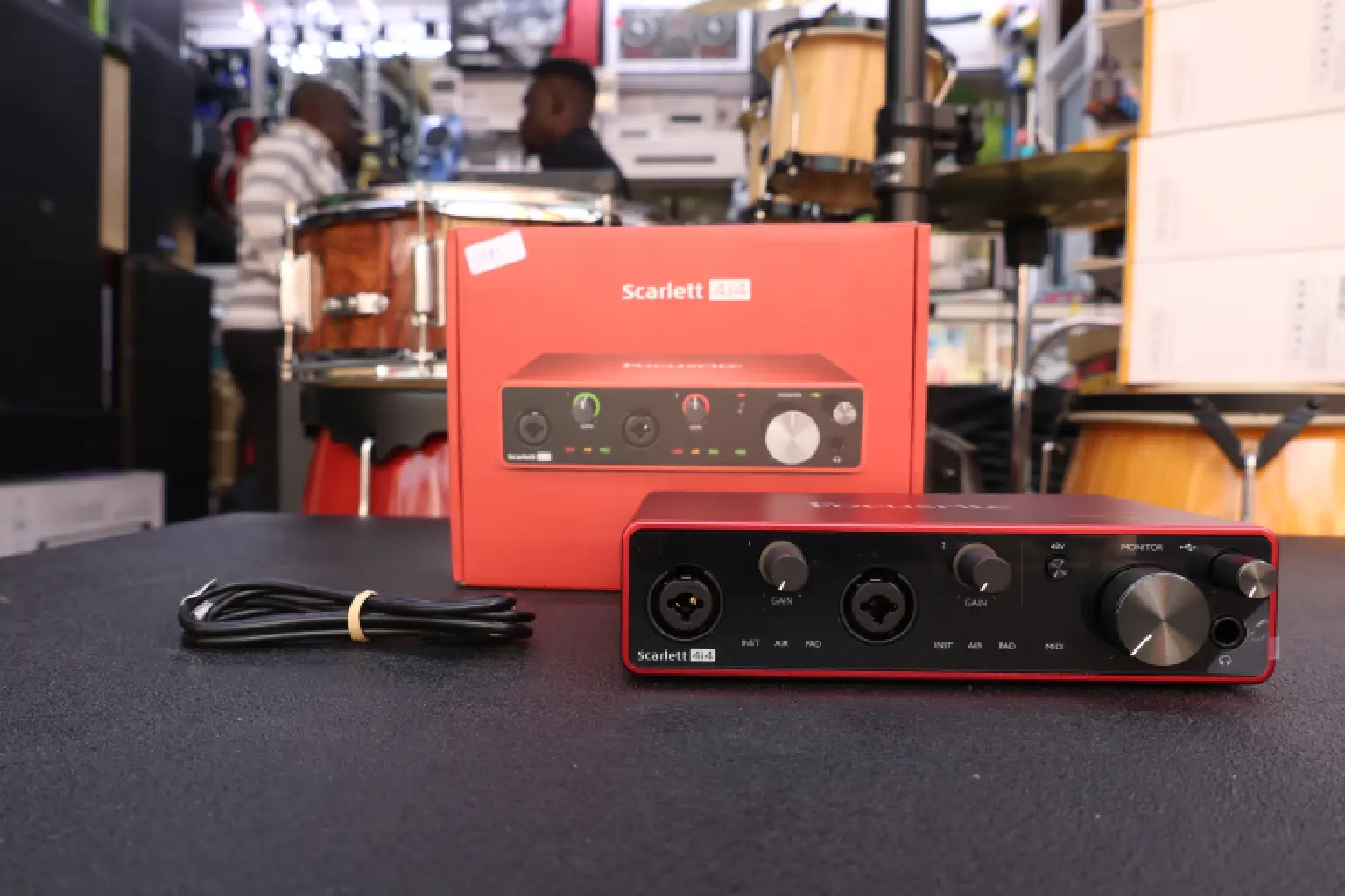 Focusrite scarlett 4i4 soundcard interface 