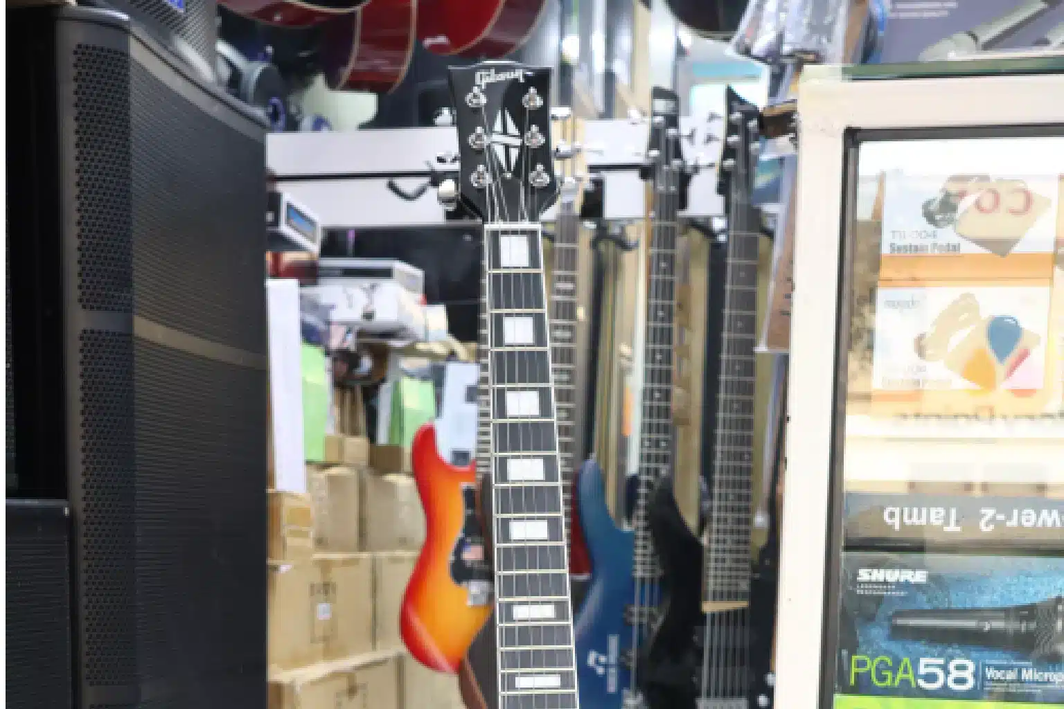 Gibson jazz guitar features