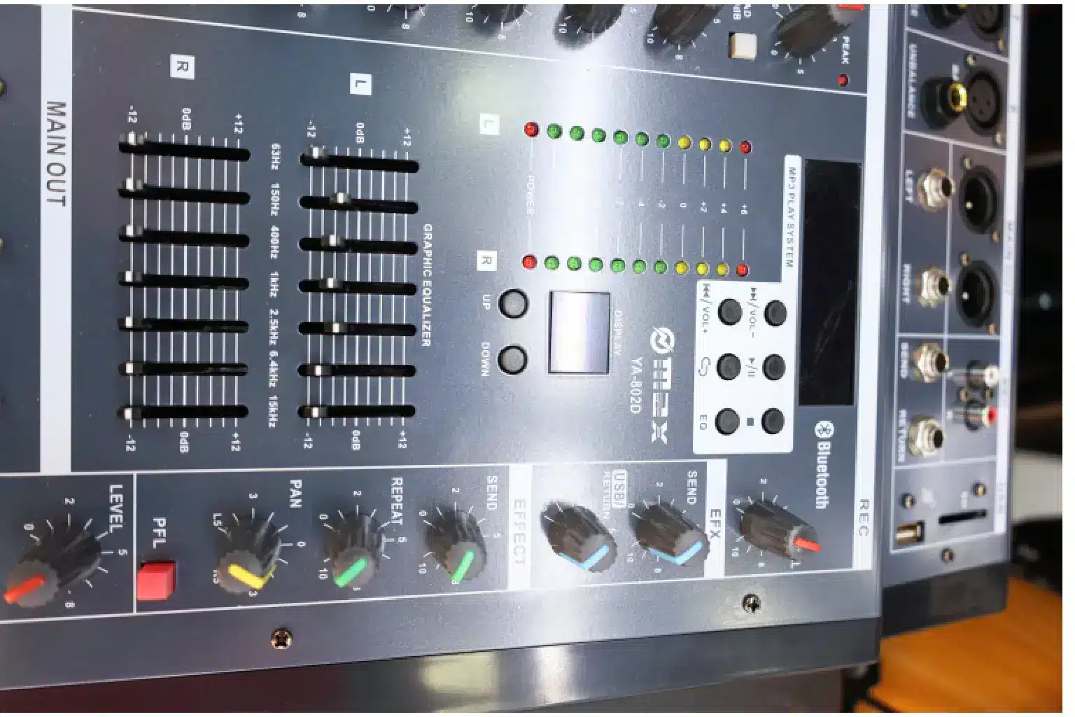 Max YA 802D USB mixer specifications