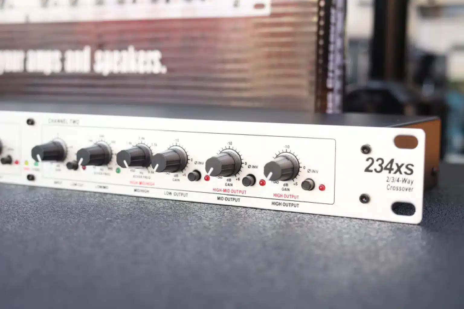 Behringer DBX 234XS active crossover