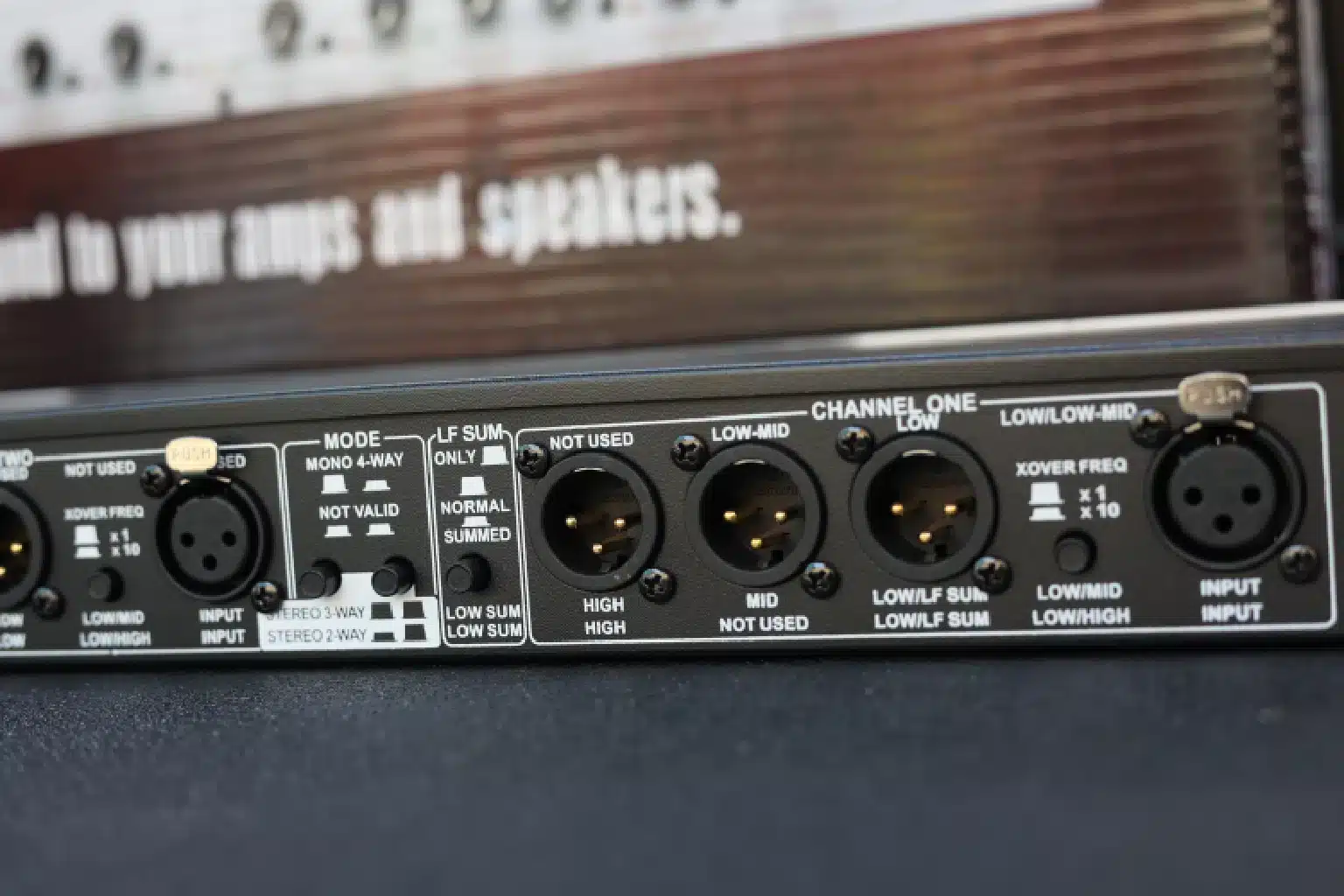 Behringer DBX 234XS frequency crossover