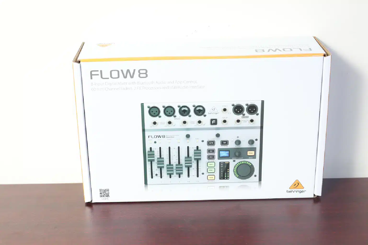 Behringer Flow 8 live performance