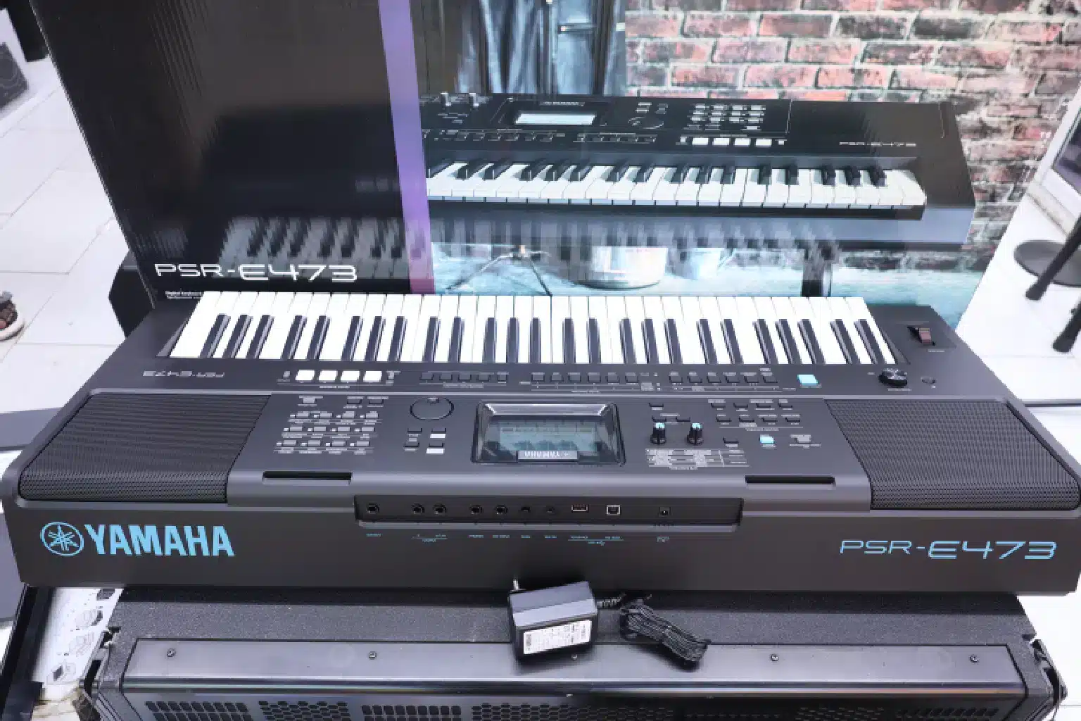 Yamaha PSR E473 accessories