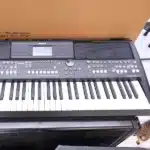 Yamaha PSR SX600 keyboard