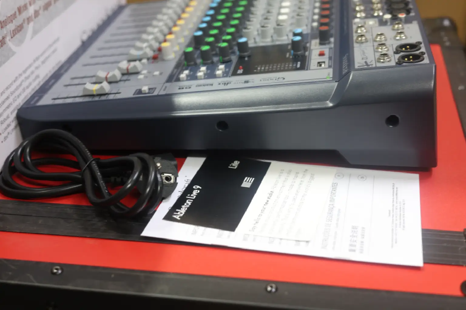 Soundcraft Signature 12 review 