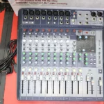 Soundcraft signature 12