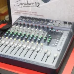 Soundcraft signature 12