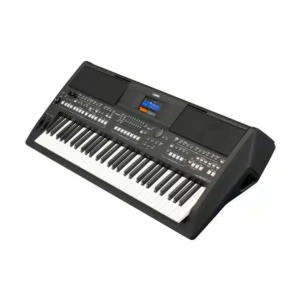 Yamaha PSR SX600 keyboard