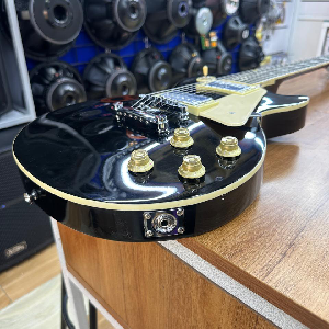 Gibson electric solo guitar