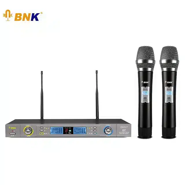CE7 Wireless Microphone