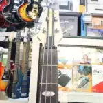 Ibanez-4-Strings-Guitar-2