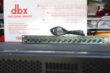 Behringer dbx 166XL dynamics processor