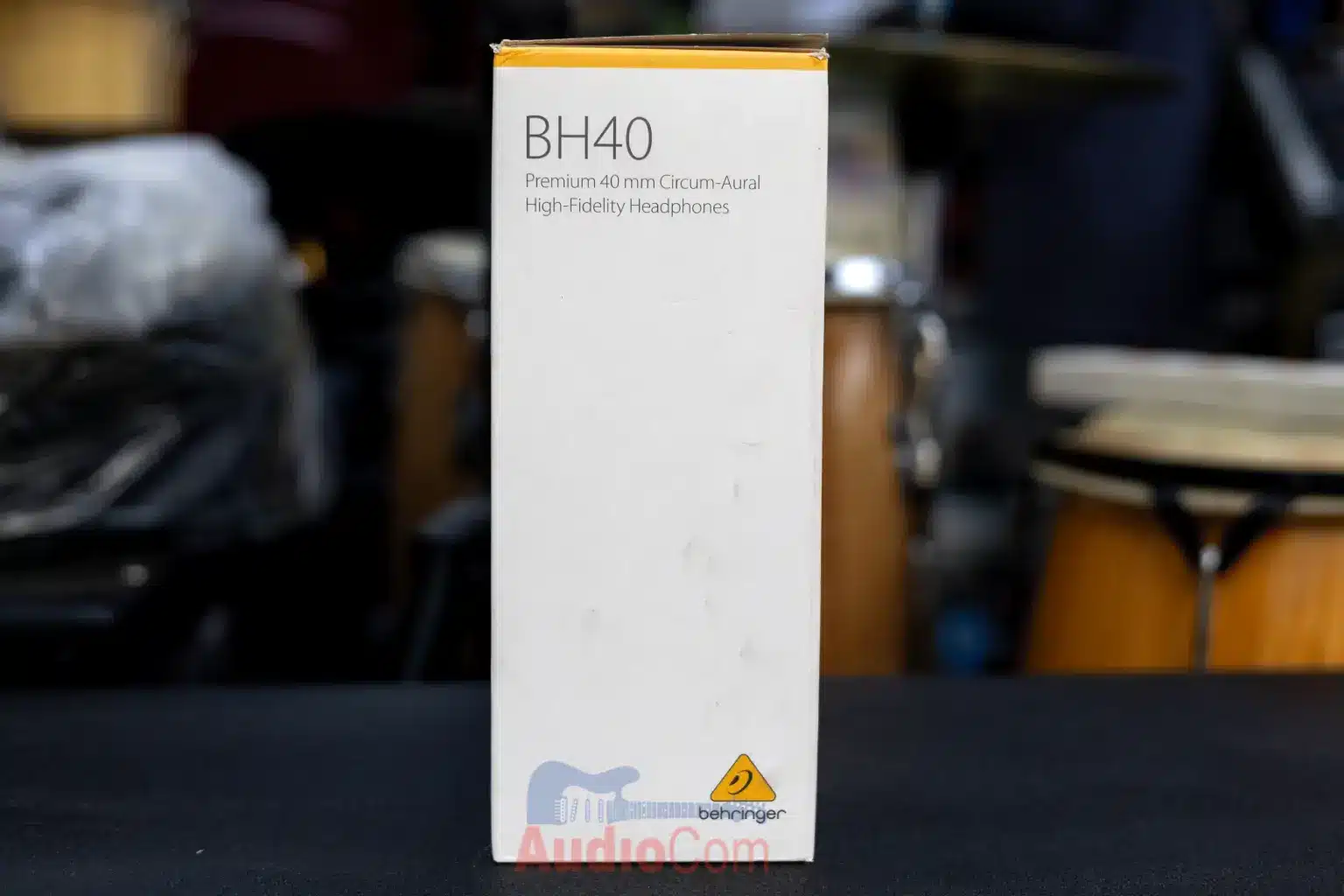 40 mm high-fidelity headphones