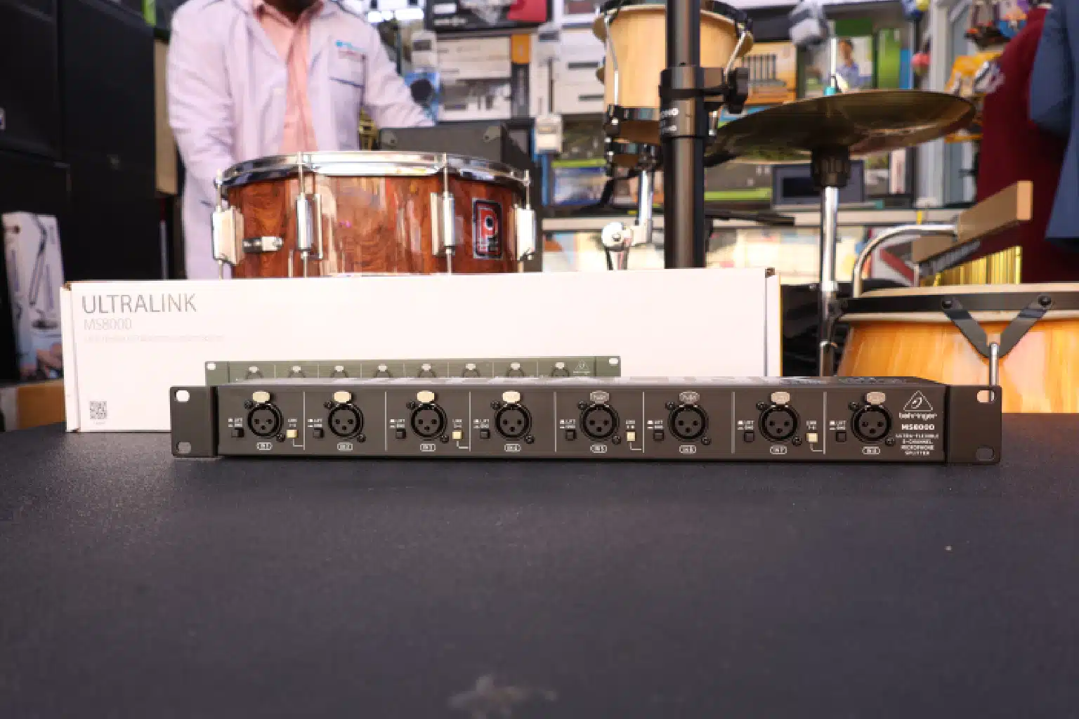 Rackmount microphone splitter