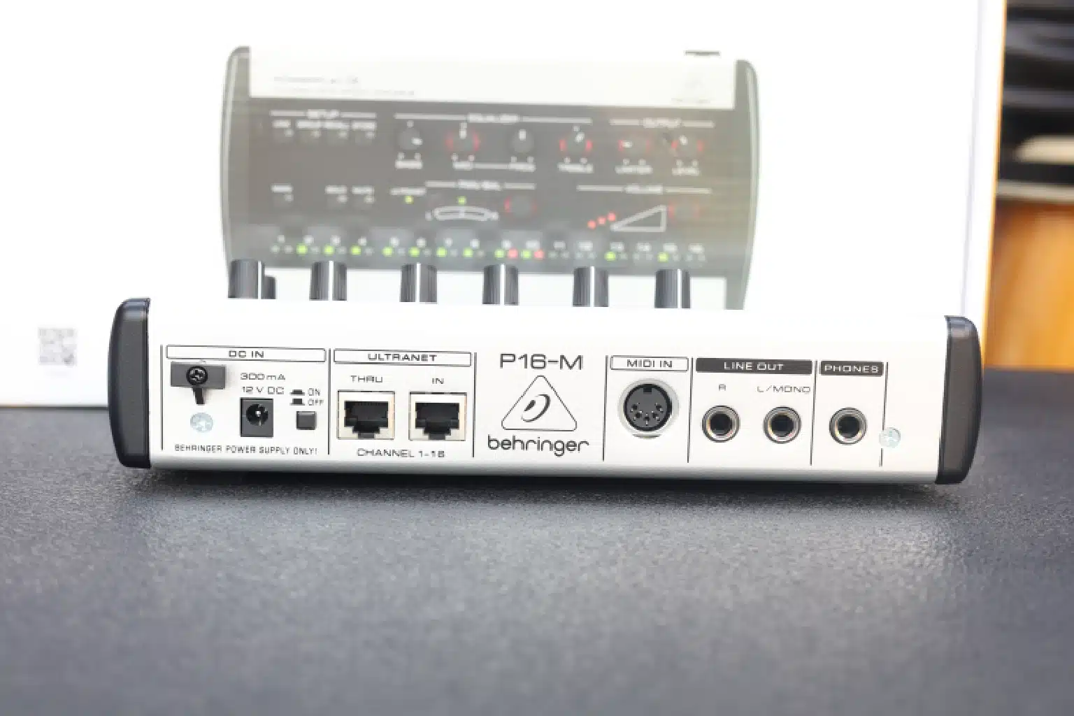 Behringer PowerPlay P16-M daisy chain