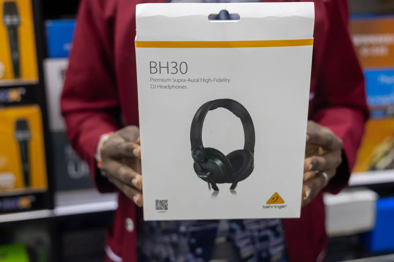 bh 30 headphones price 