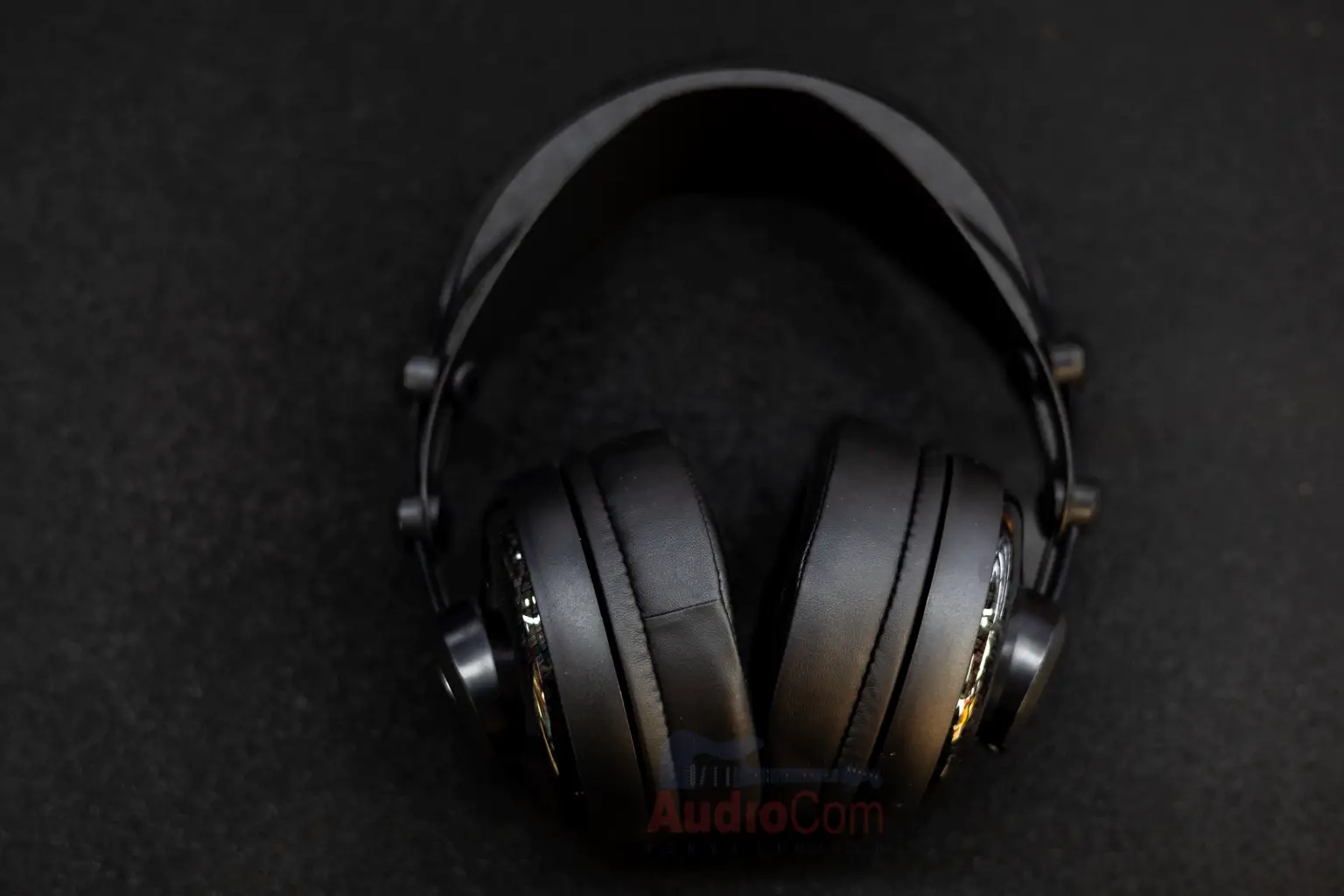 bh60 – professional headphones