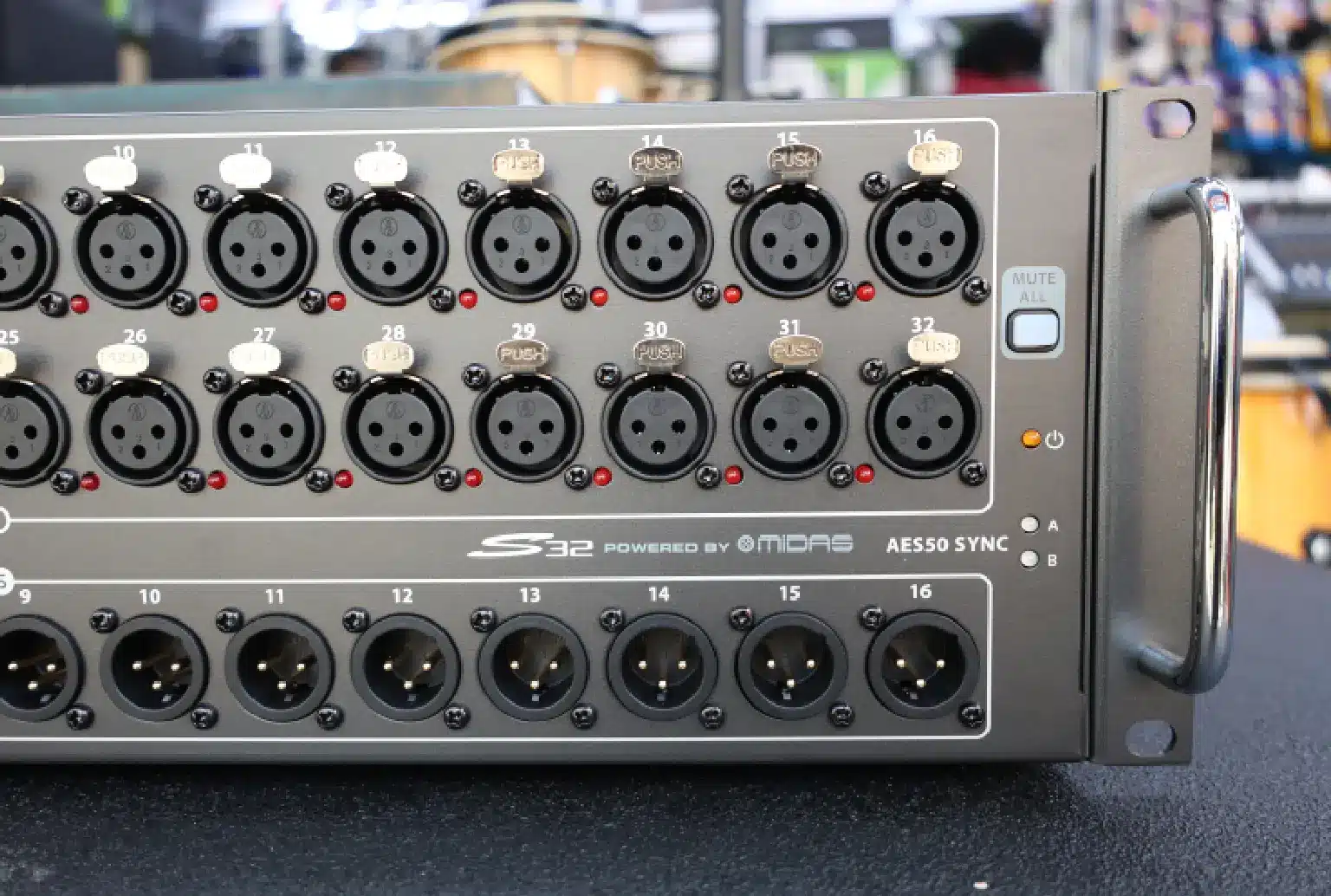 stage box behringer 