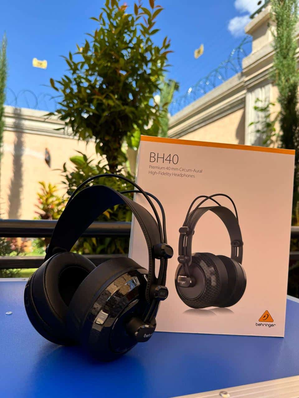 40 mm Circum-Aural High-Fidelity Headphones