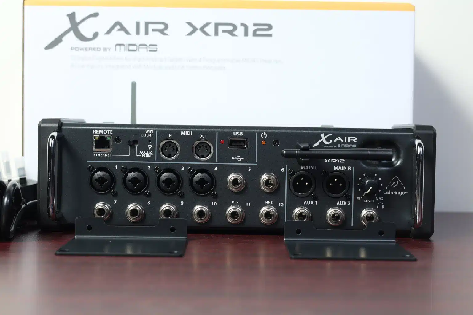 Behringer X-Air XR12 features,