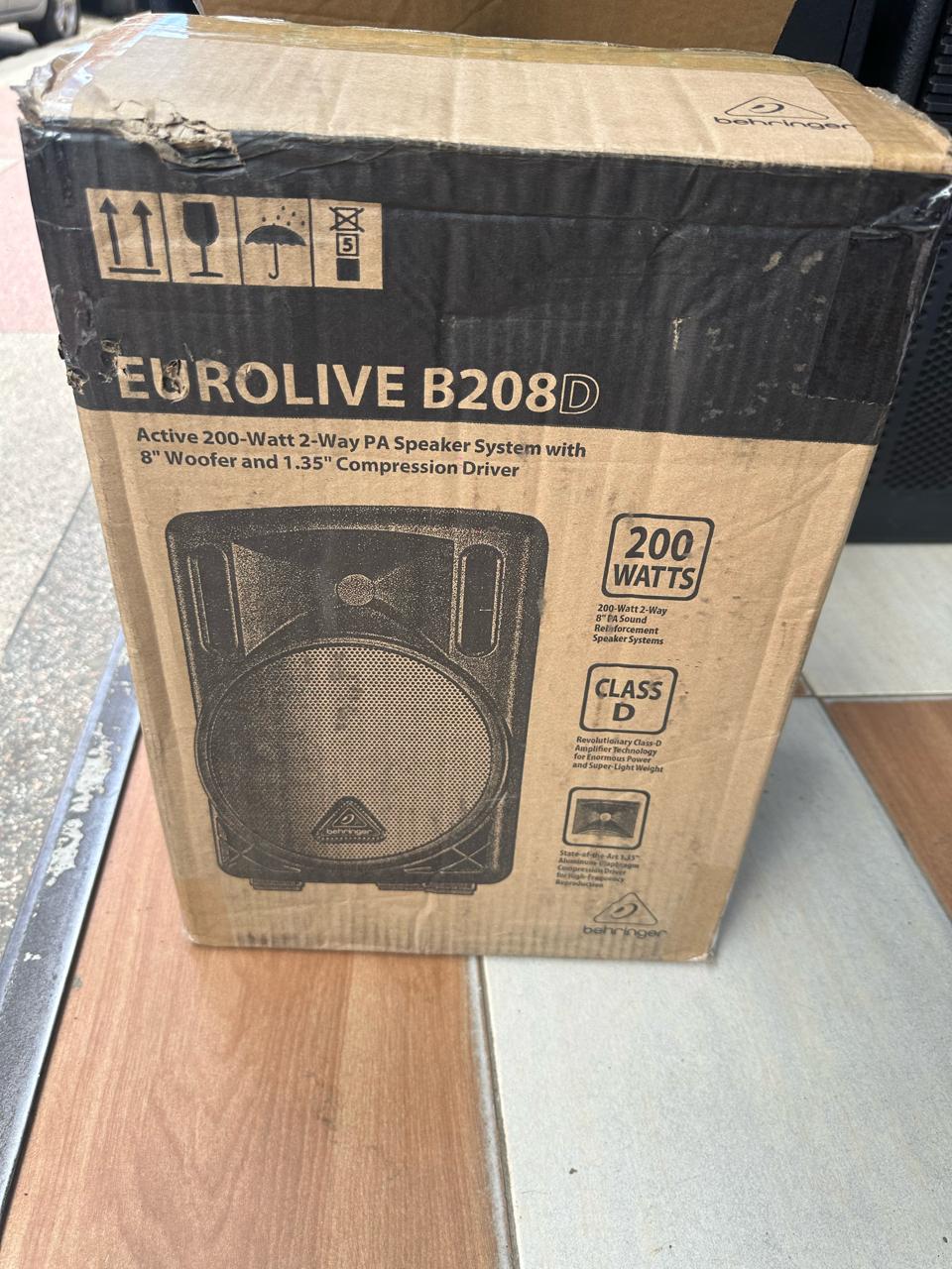 200W 8 inch Powered Speaker