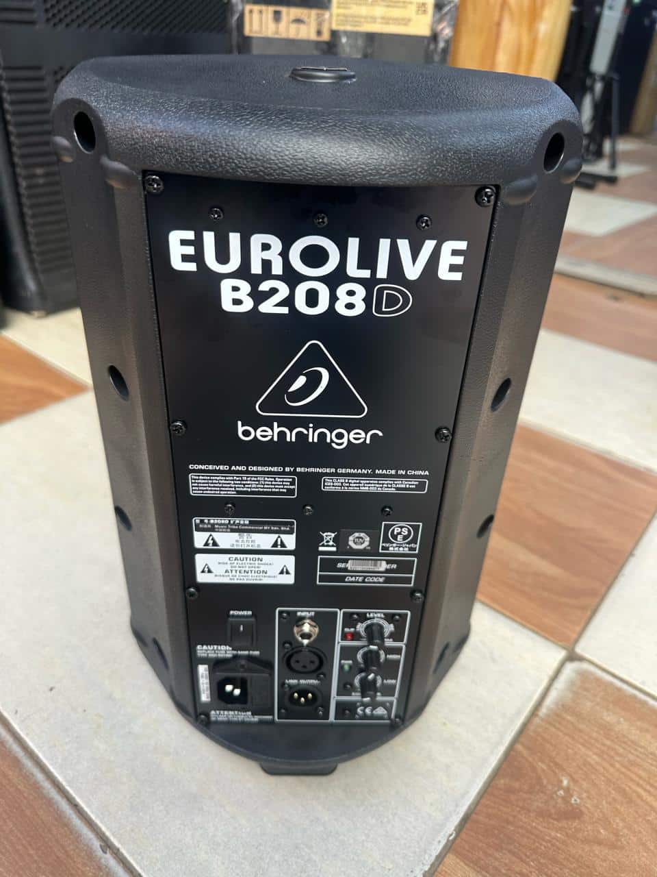 Behringer Eurolive B208D