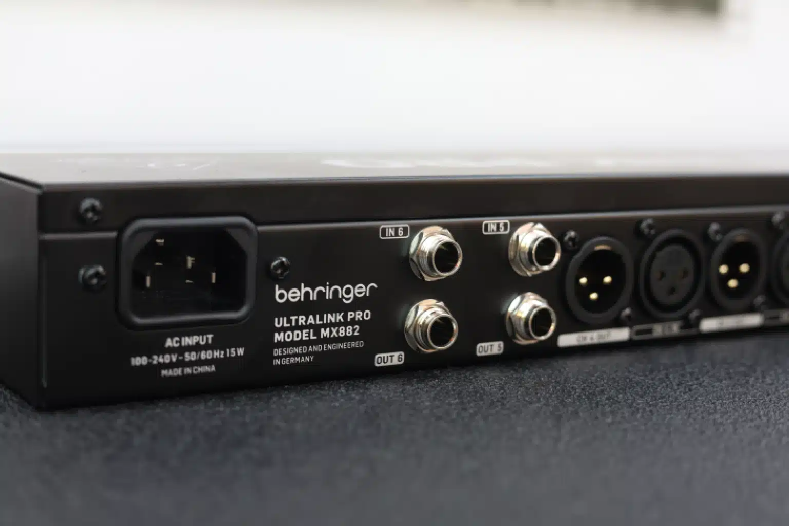 Behringer Ultralink PRO MX882 signal processor
