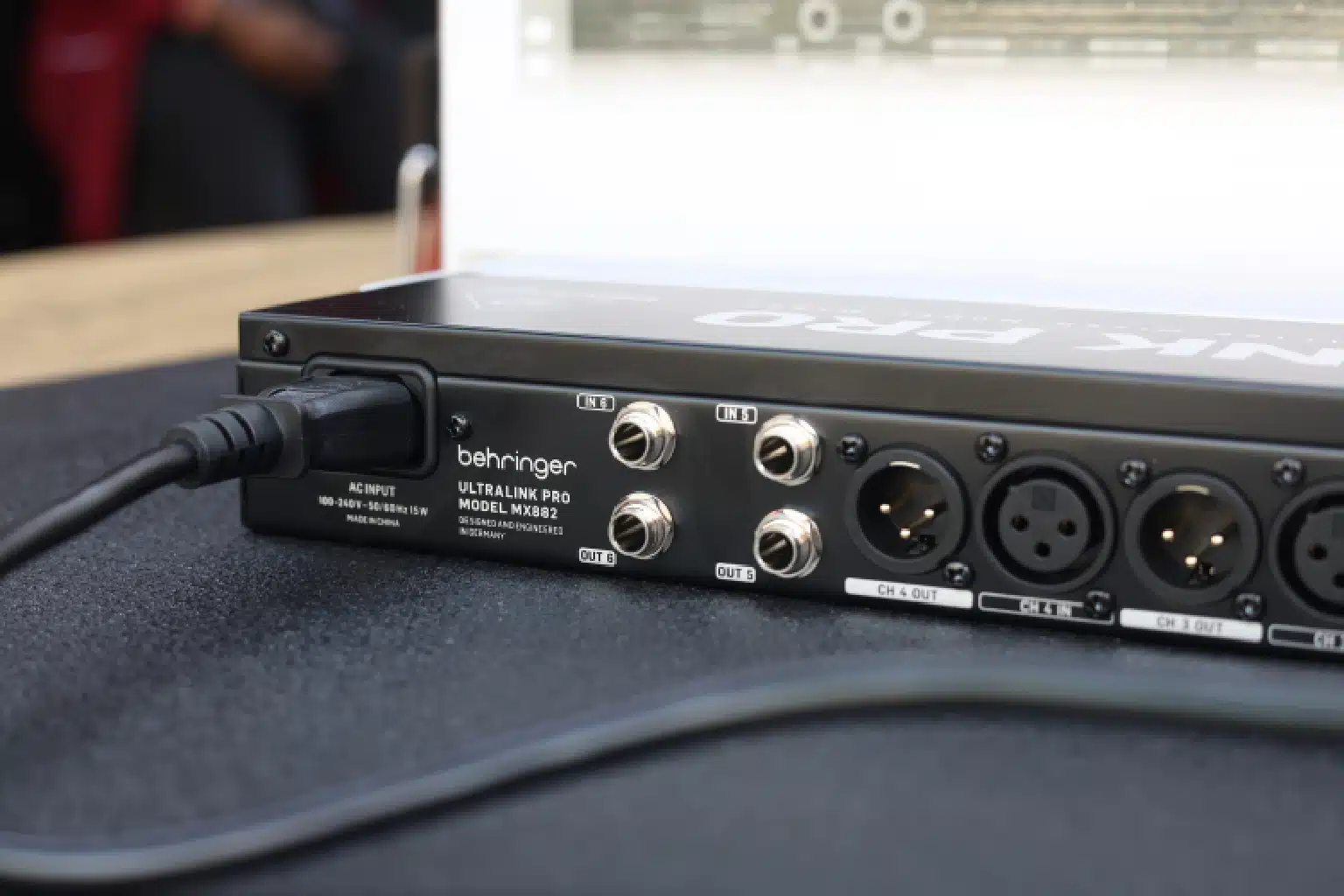 Behringer Ultralink PRO MX882 8-channel