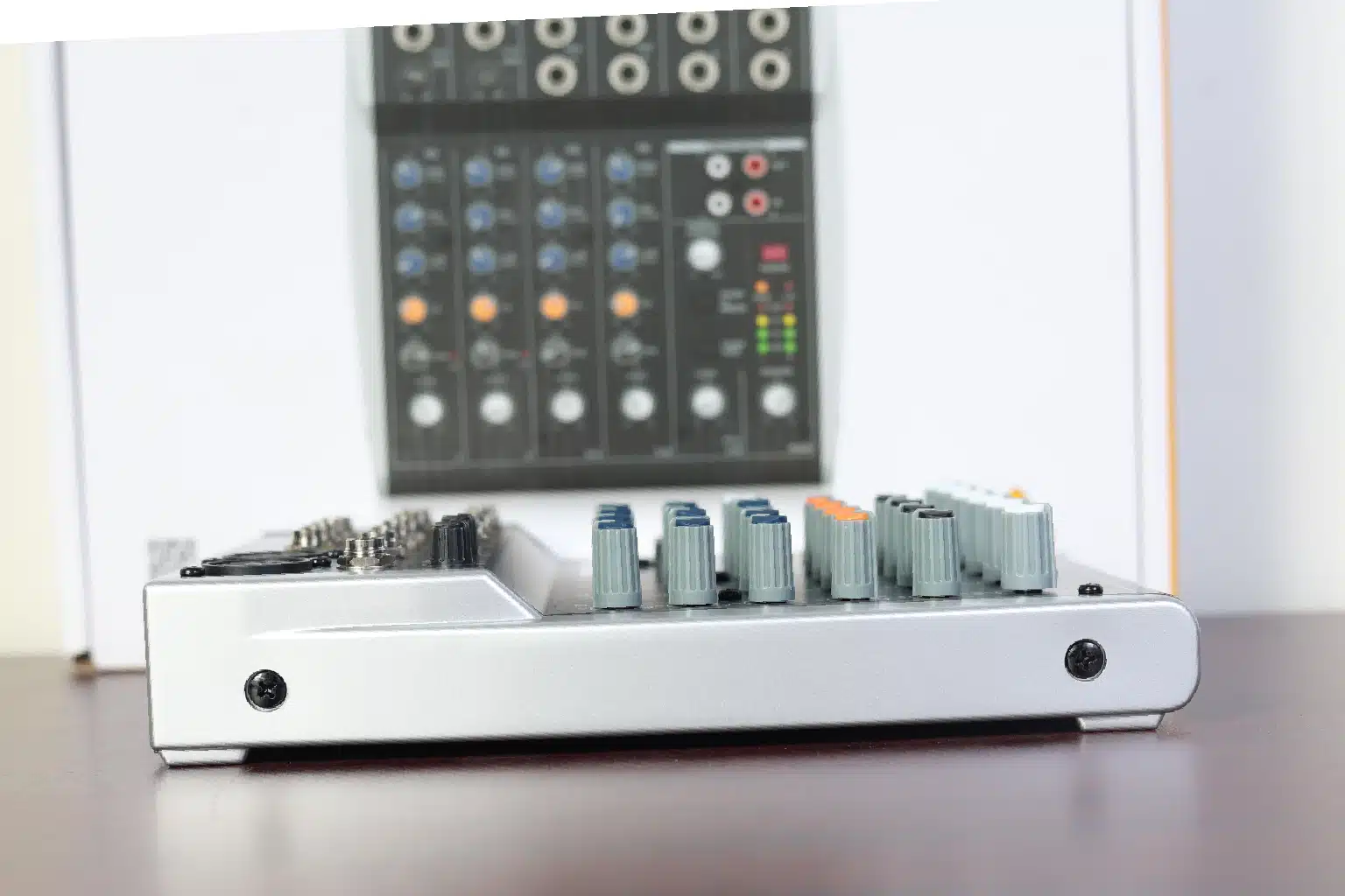 Affordable Behringer Xenyx 802S in Kenya