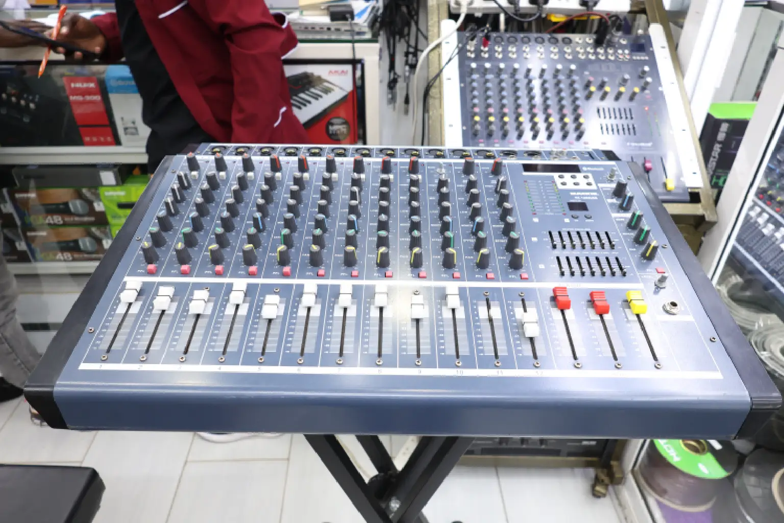 Mackie YA 1202 performance