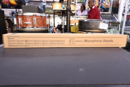 Soundking DD 005 mic stand feedback