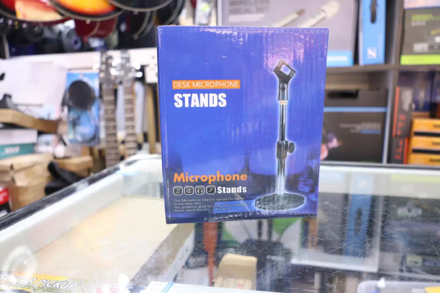 Folding desk microphone stand
