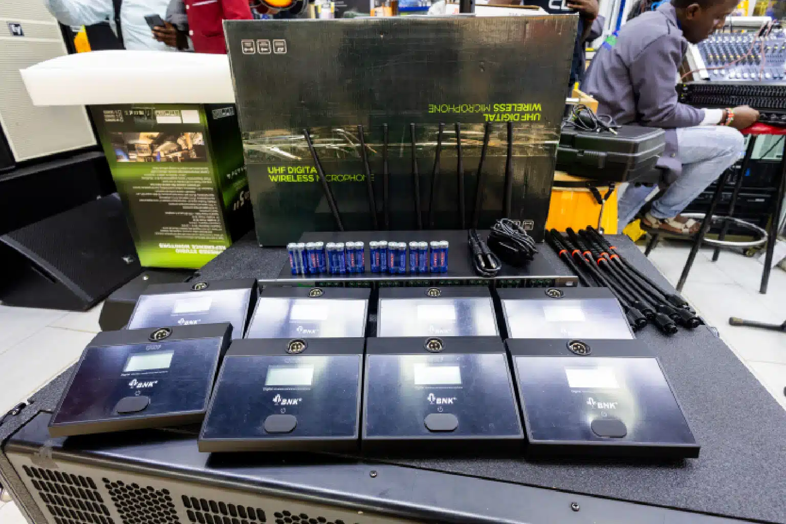 UHF wireless mic Kenya
