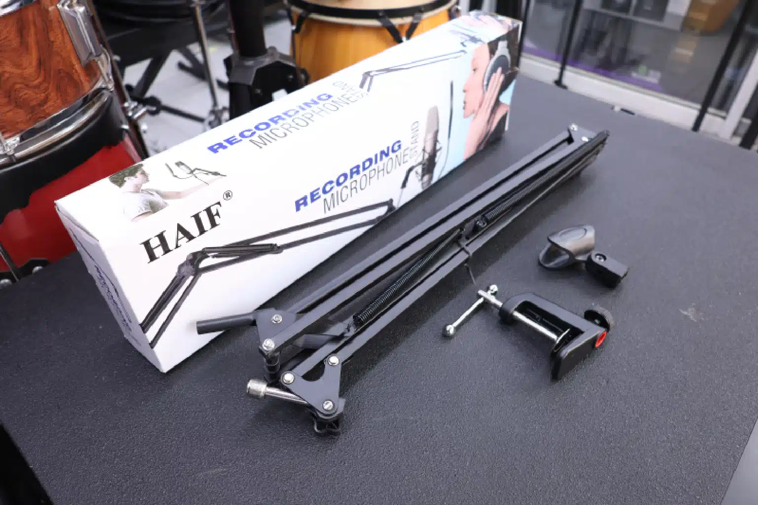 Floor standing recording mic stand