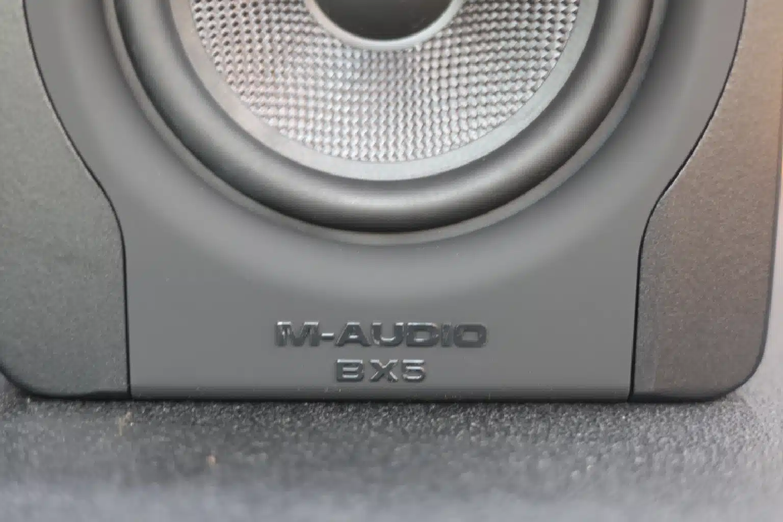 M-Audio BX5 D3 vs KRK Rokit 5